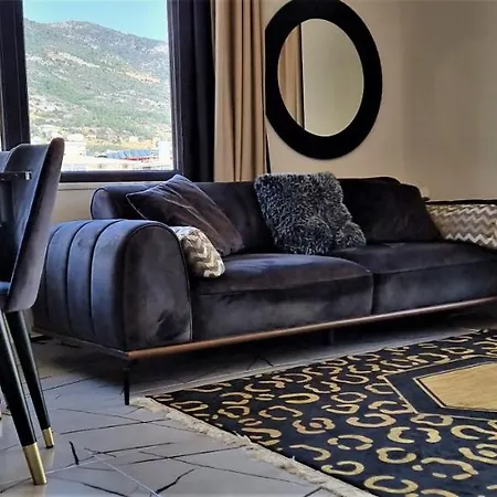 Art Luxury In The Center Of Apartment *